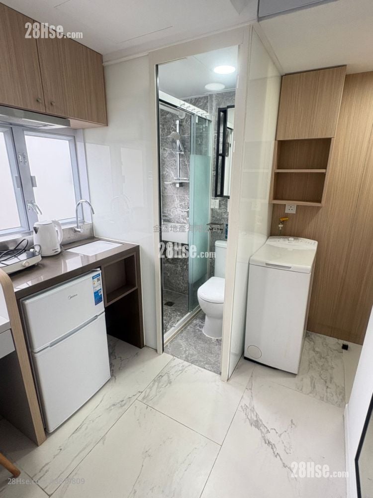 Diamond Mansion Rental 130 ft²