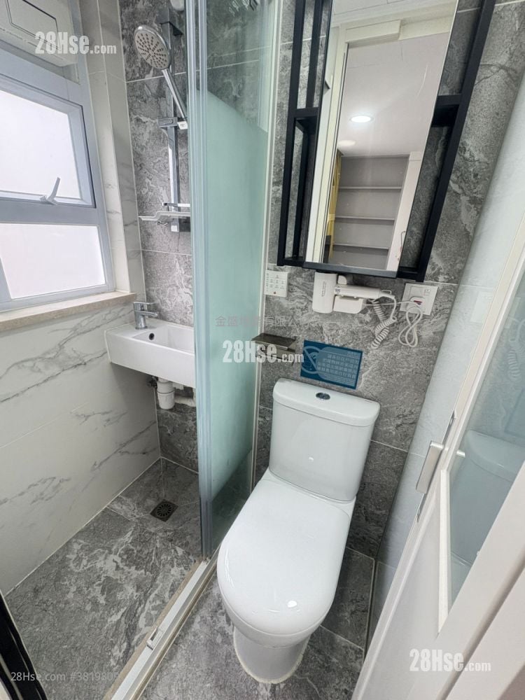 Diamond Mansion Rental 130 ft²