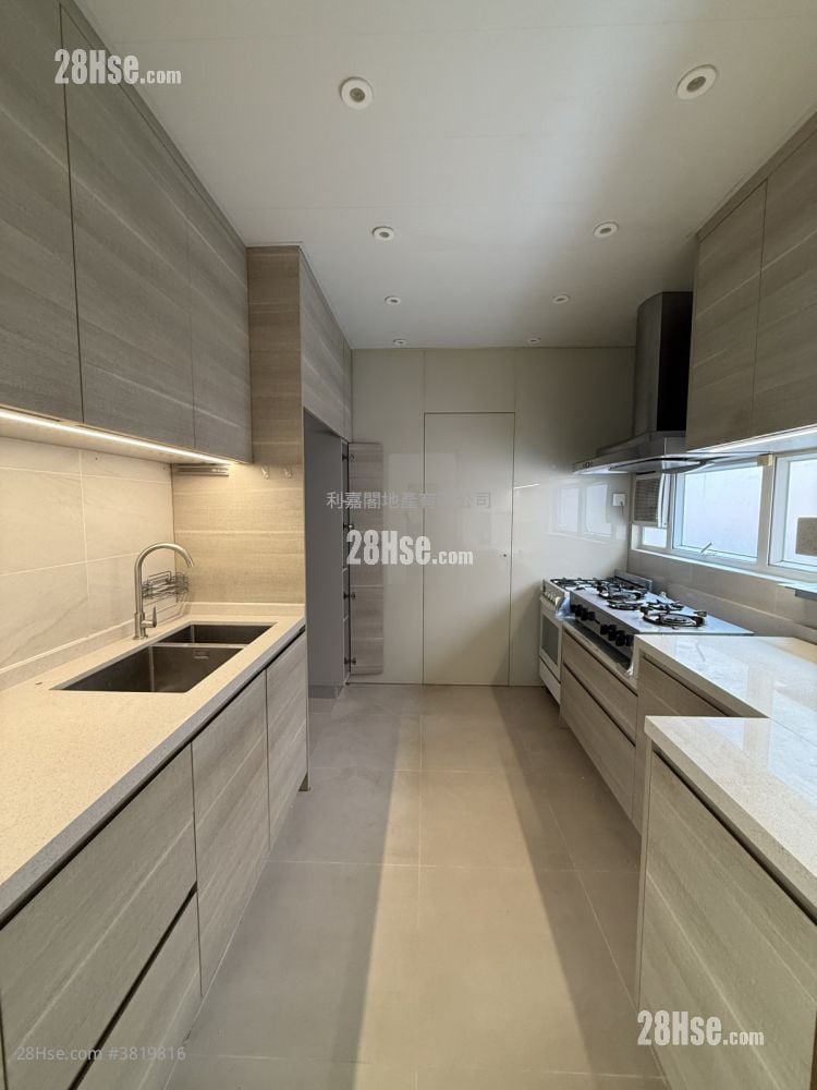 Sau Lai Garden Sell 5+ Bedrooms 2,655 ft²