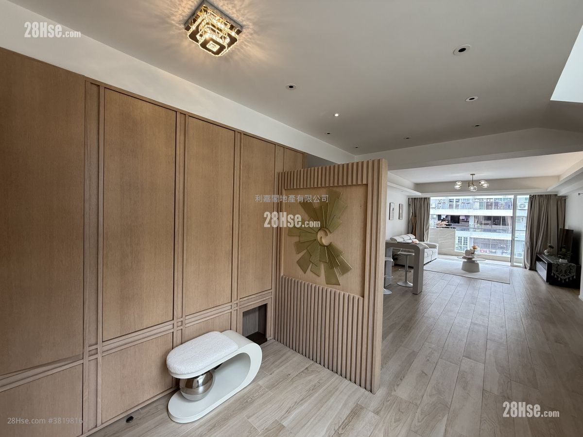 Sau Lai Garden Sell 5+ Bedrooms 2,655 ft²