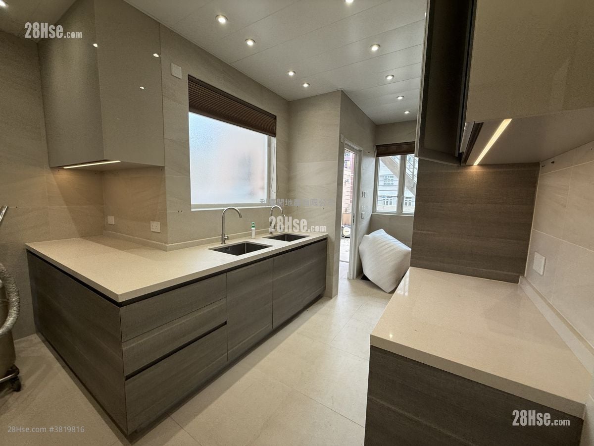 Sau Lai Garden Sell 5+ Bedrooms 2,655 ft²