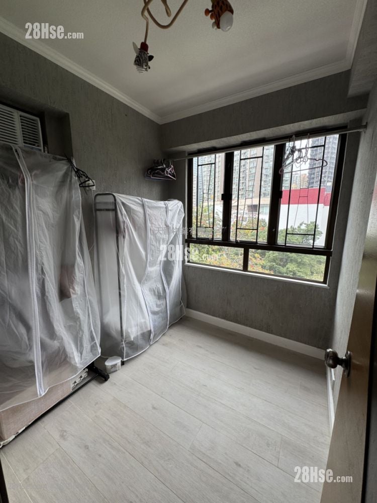 Hung Hom Gardens Rental 3 Bedrooms , 1 Bathroom 480 ft²