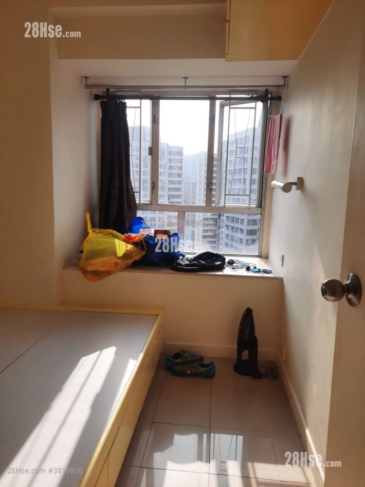 Golden Lion Garden Rental 2 Bedrooms , 1 Bathroom 282 ft²