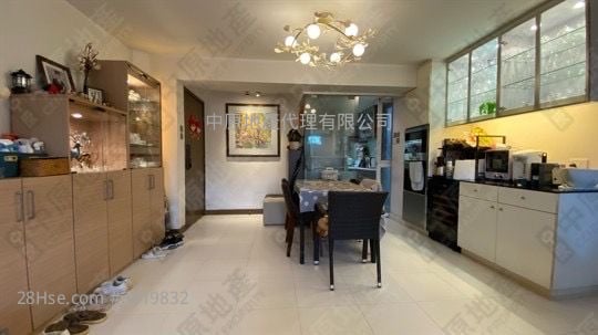 Village Gardens Sell 2 Bedrooms , 2 Bathrooms 801 ft²