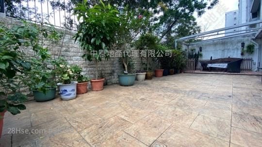 Village Gardens Sell 2 Bedrooms , 2 Bathrooms 801 ft²