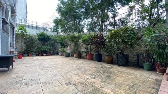 Village Gardens Sell 2 Bedrooms , 2 Bathrooms 801 ft²