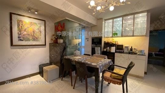 Village Gardens Sell 2 Bedrooms , 2 Bathrooms 801 ft²