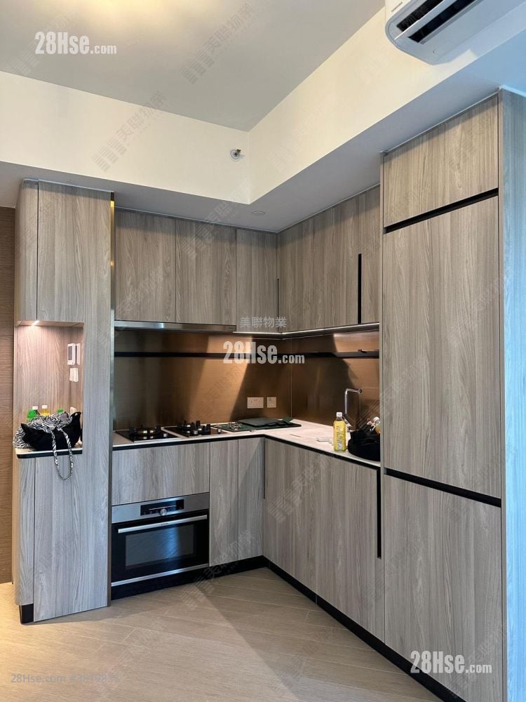 廳: 滙都 售盤 2 房 , 1 浴室 429 平方呎