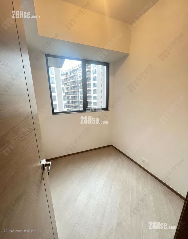 睡房 1: 滙都 售盤 2 房 , 1 浴室 429 平方呎