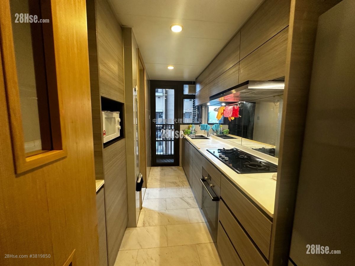 The Visionary Rental 3 Bedrooms , 2 Bathrooms 974 ft²