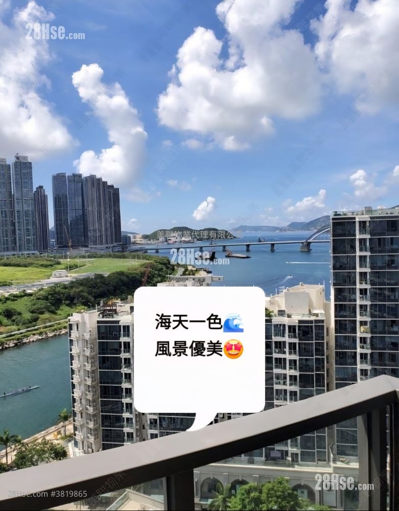 The Papillons Sell 271 ft²