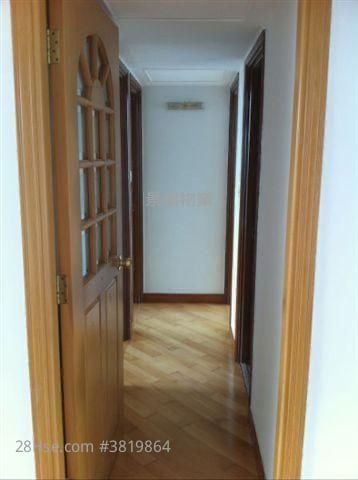 The Oakridge Sell 3 Bedrooms , 2 Bathrooms 593 ft²