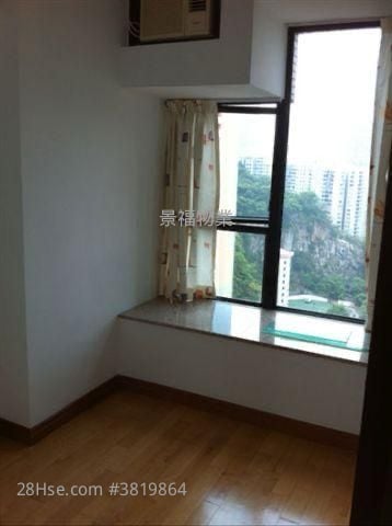 The Oakridge Sell 3 Bedrooms , 2 Bathrooms 593 ft²