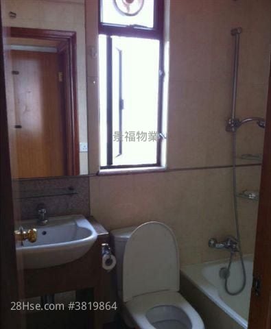 The Oakridge Sell 3 Bedrooms , 2 Bathrooms 593 ft²