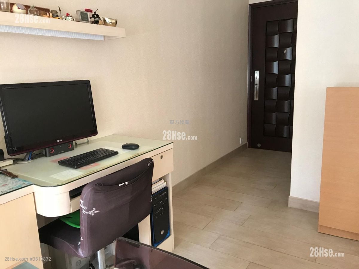 Hang Lung Bank Eastern Branch Building Sell 2 Bedrooms , 1 Bathroom 485 ft²