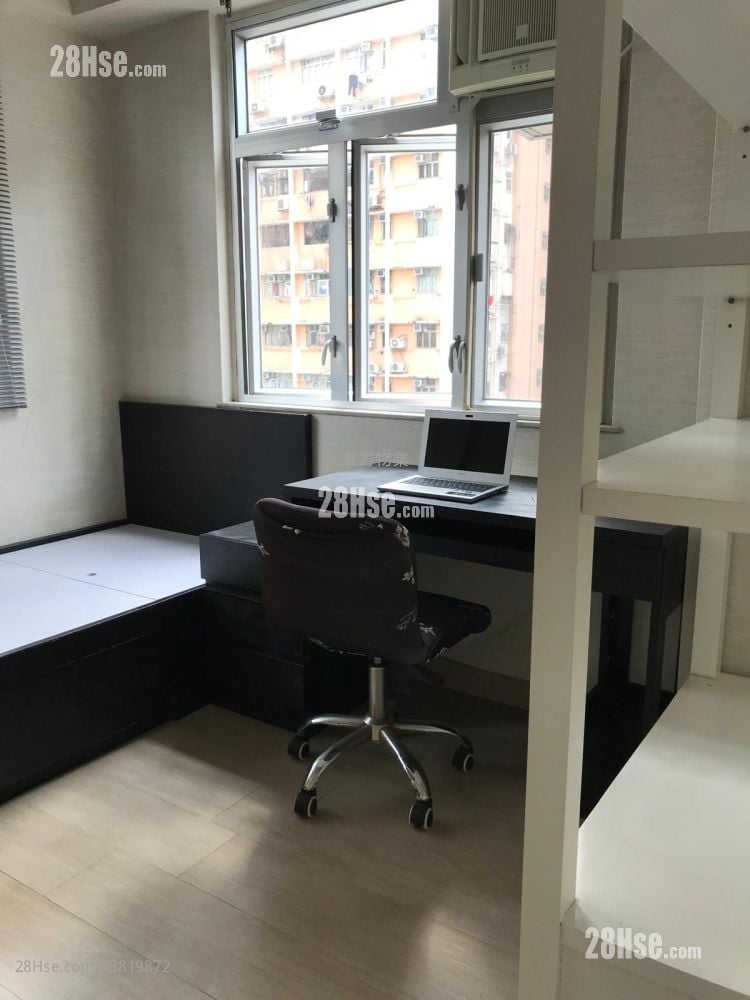 Hang Lung Bank Eastern Branch Building Sell 2 Bedrooms , 1 Bathroom 485 ft²