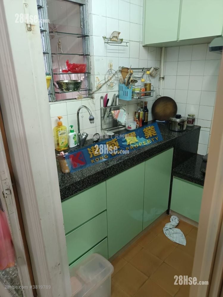 李鄭屋邨 售盤 1 房 , 1 浴室 424 平方呎