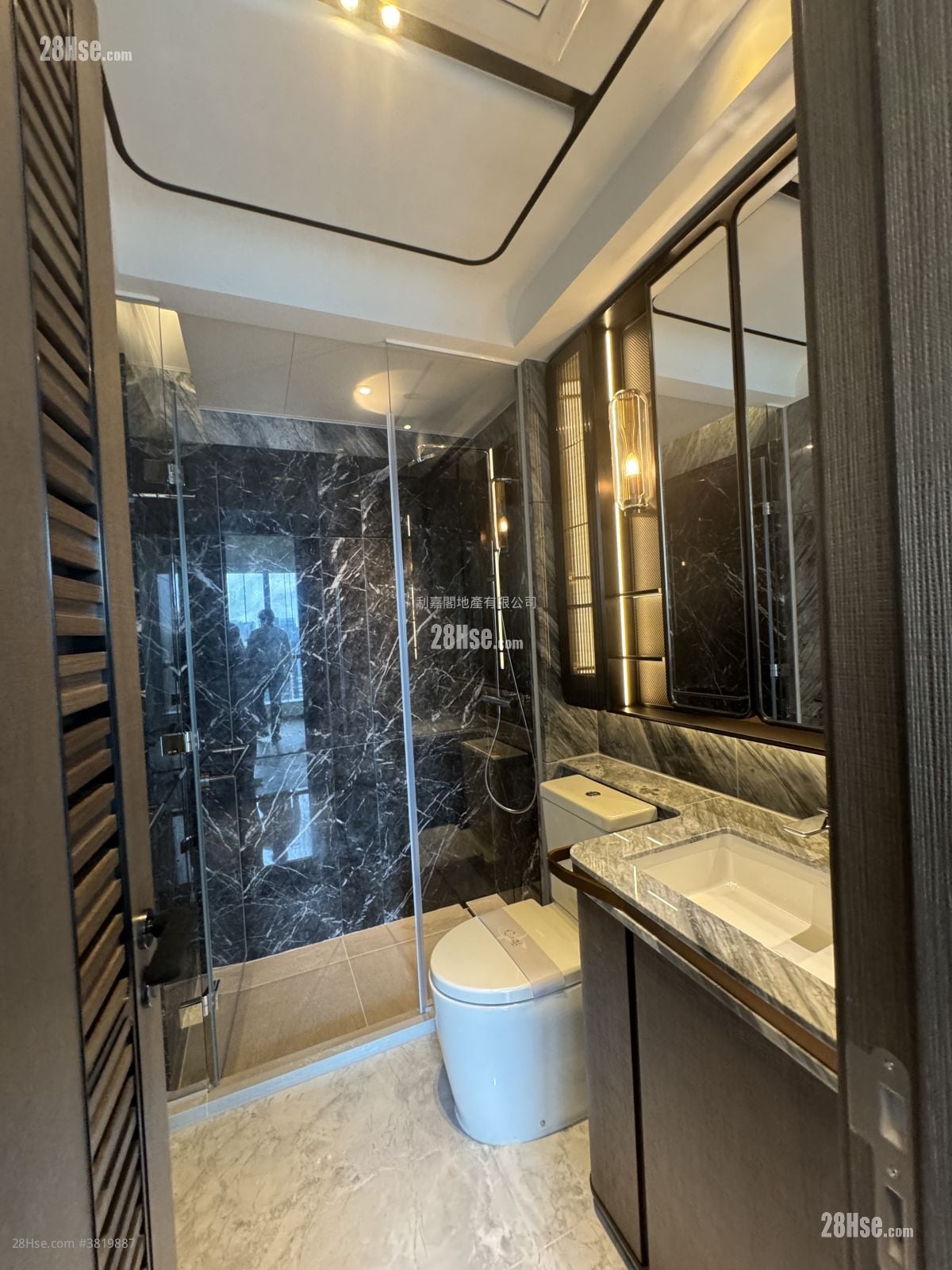 Cullinan Sky Rental 4 Bedrooms , 4 Bathrooms 1,993 ft²