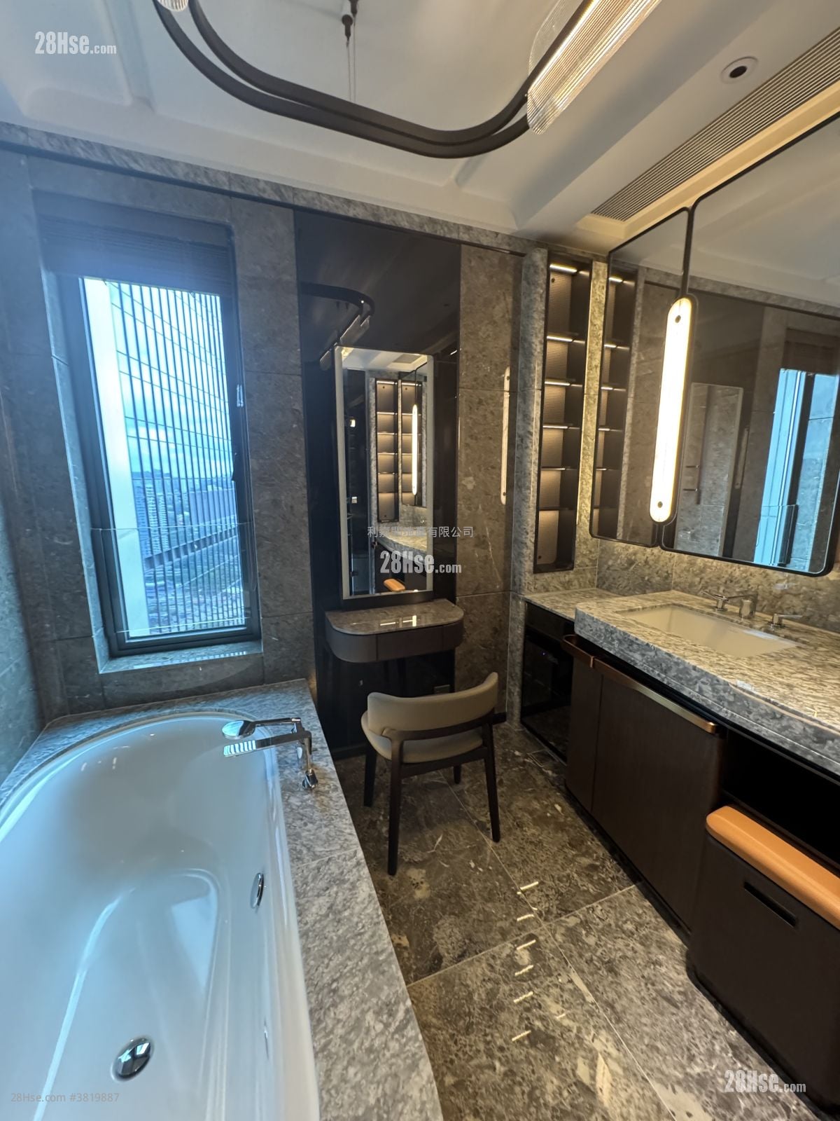 Cullinan Sky Rental 4 Bedrooms , 4 Bathrooms 1,993 ft²