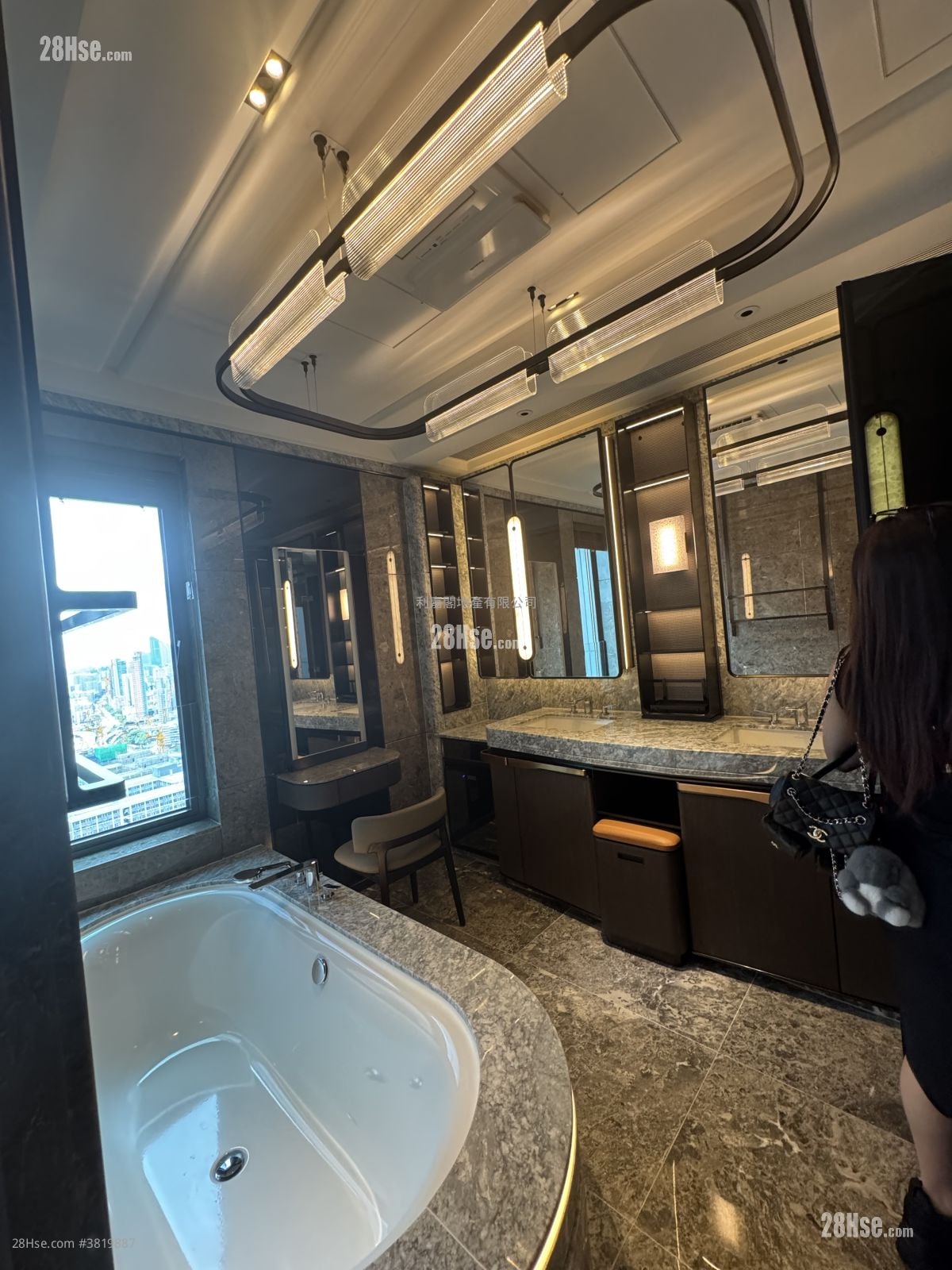 Cullinan Sky Rental 4 Bedrooms , 4 Bathrooms 1,993 ft²