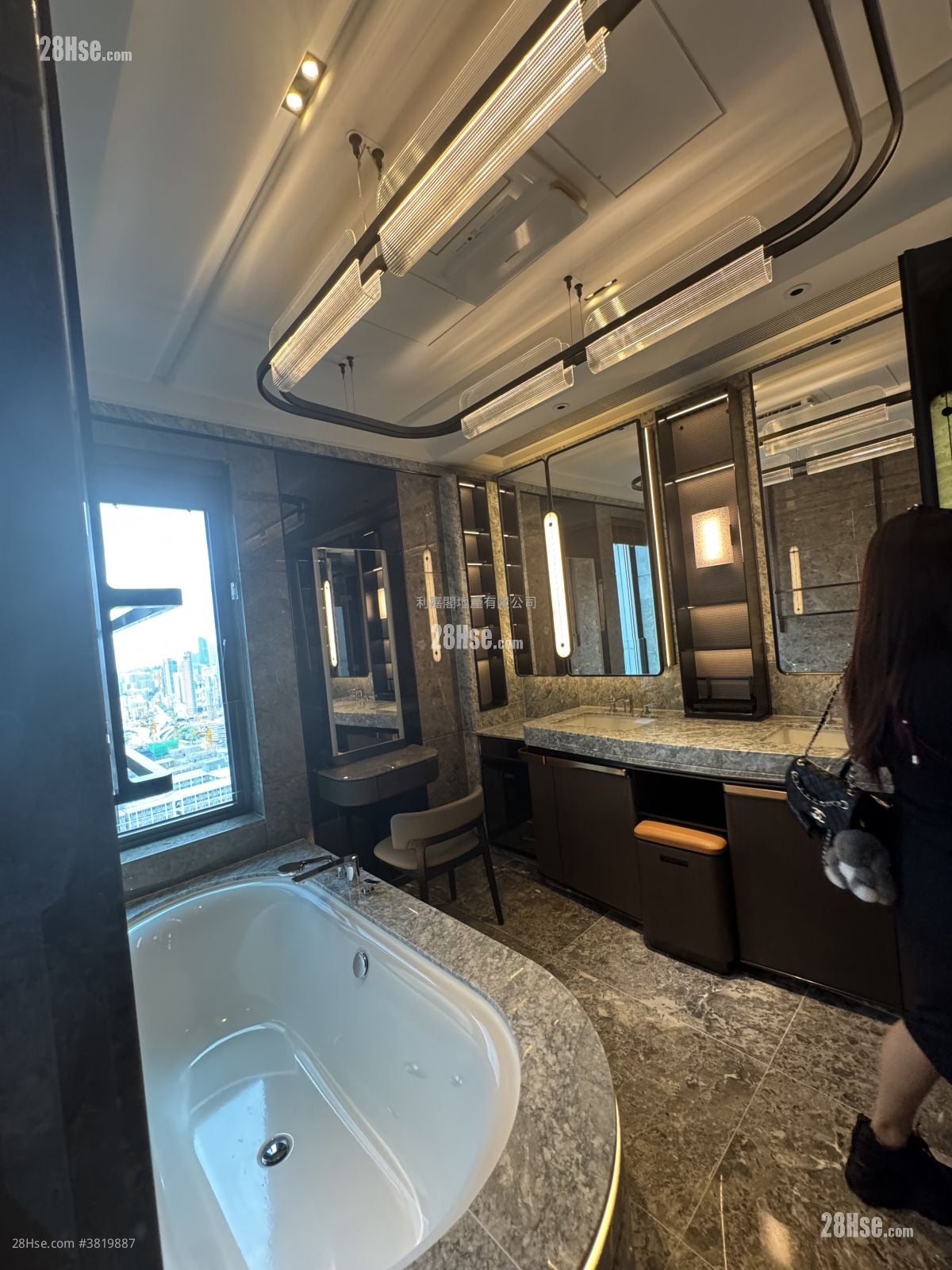 Cullinan Sky Rental 4 Bedrooms , 4 Bathrooms 1,993 ft²