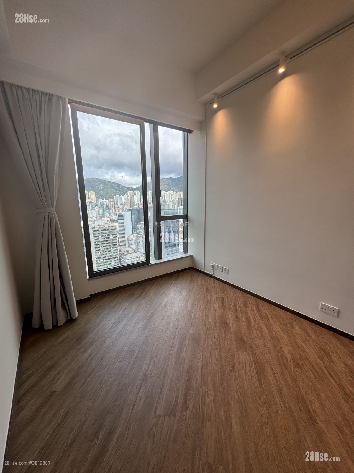 Cullinan Sky Rental 4 Bedrooms , 4 Bathrooms 1,993 ft²