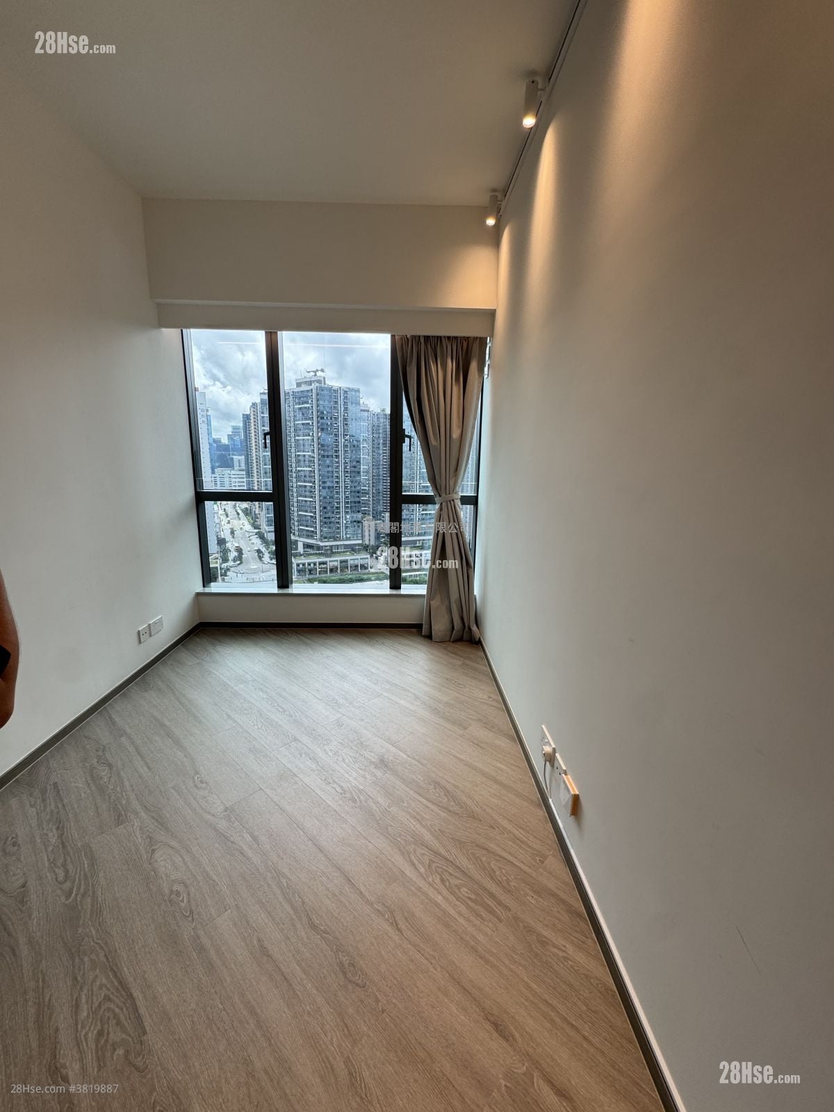 Cullinan Sky Rental 4 Bedrooms , 4 Bathrooms 1,993 ft²