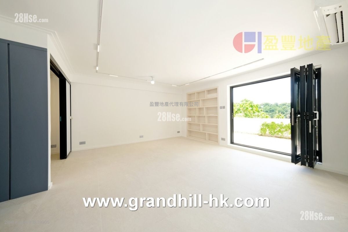 Village House Sell 2 Bedrooms , 1 Bathroom 630 ft²