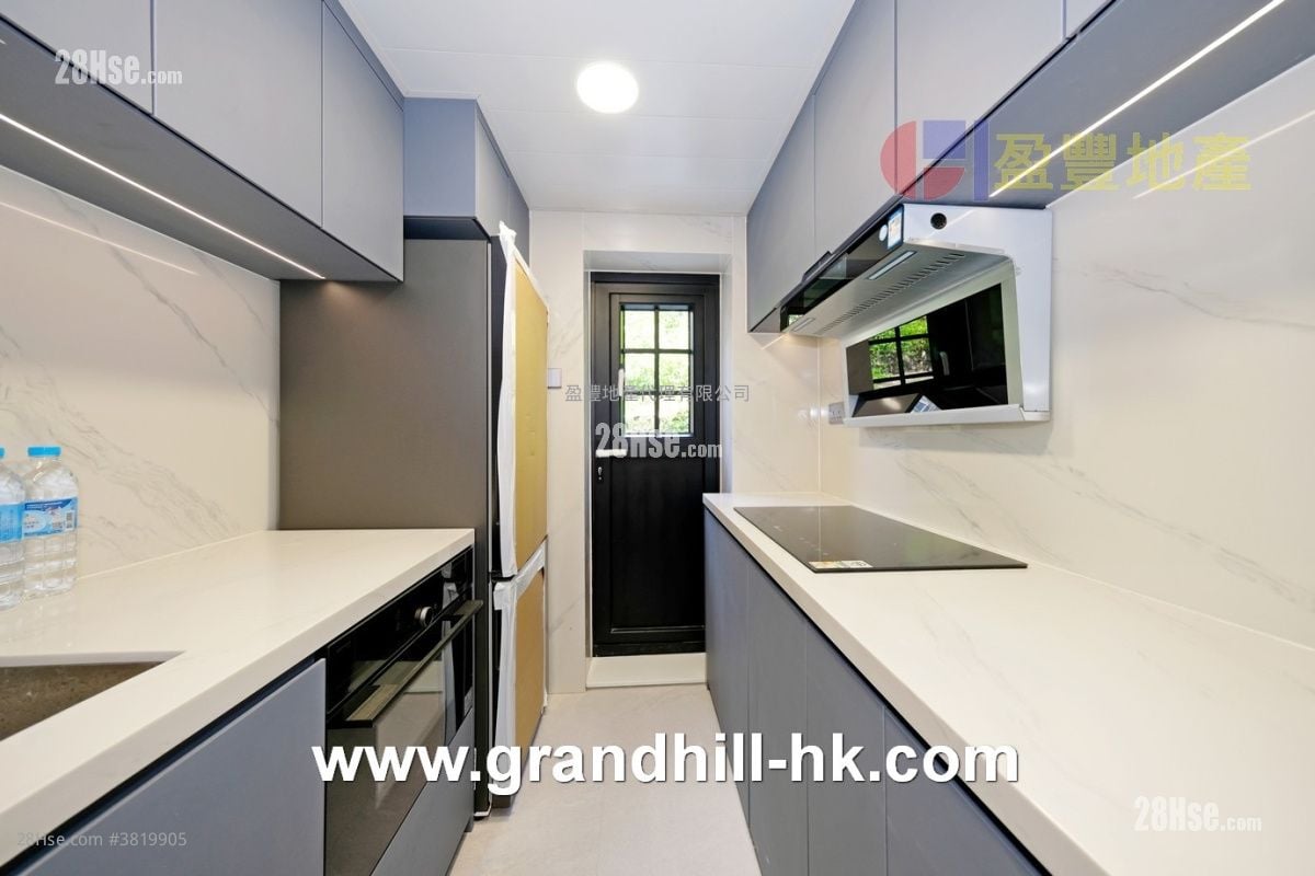 Village House Sell 2 Bedrooms , 1 Bathroom 630 ft²