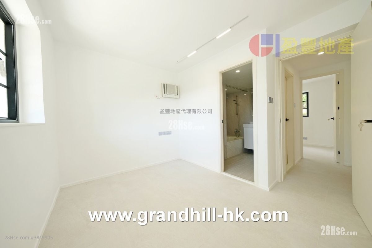 Village House Sell 2 Bedrooms , 1 Bathroom 630 ft²