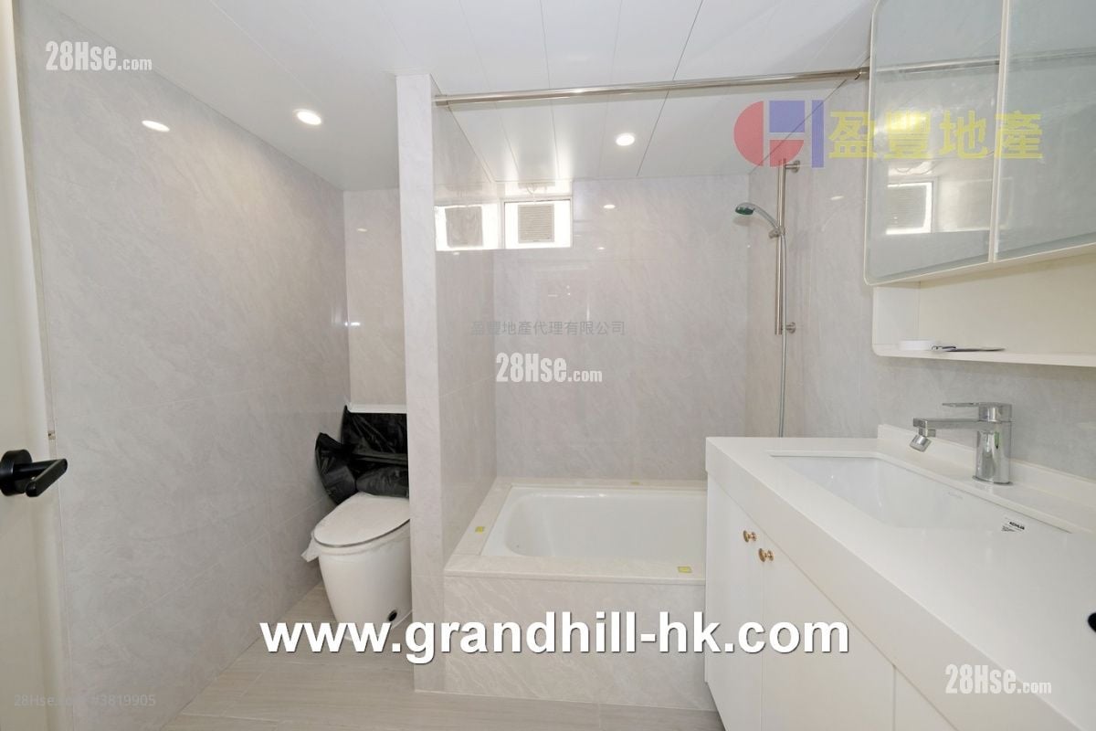 Village House Sell 2 Bedrooms , 1 Bathroom 630 ft²