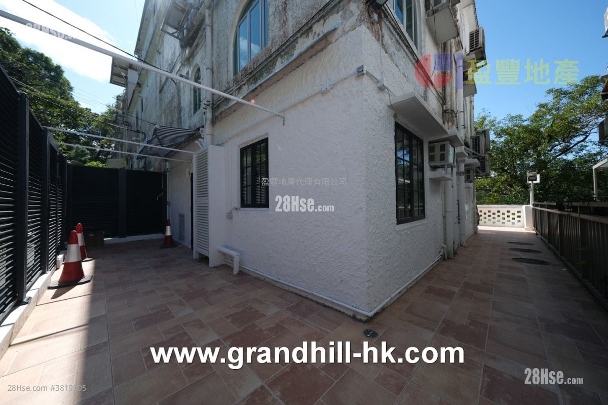 Village House Sell 2 Bedrooms , 1 Bathroom 630 ft²