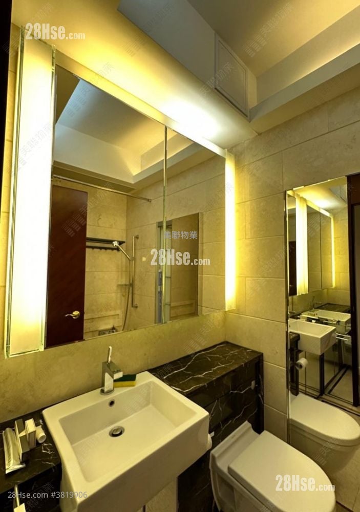 One Silversea Sell 3 Bedrooms , 2 Bathrooms 665 ft²