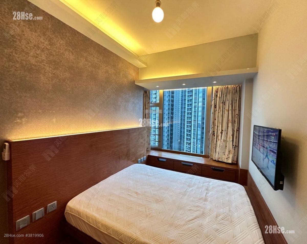 One Silversea Sell 3 Bedrooms , 2 Bathrooms 665 ft²