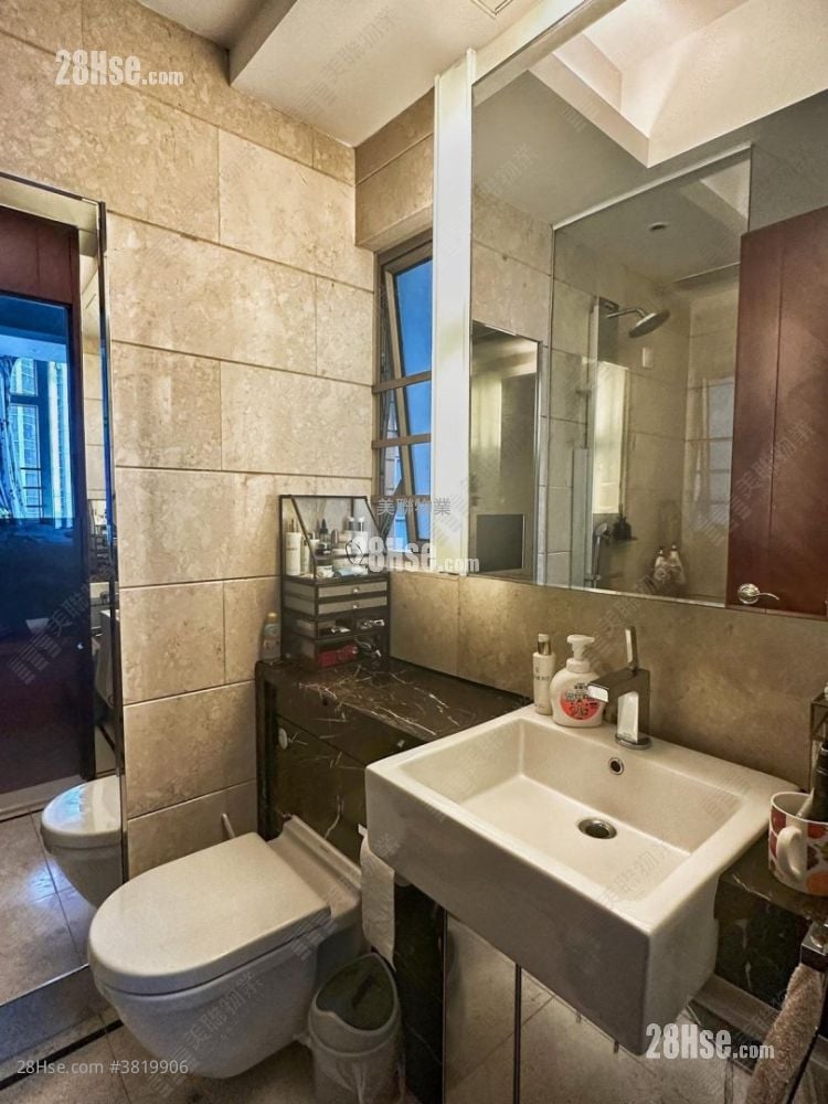 One Silversea Sell 3 Bedrooms , 2 Bathrooms 665 ft²