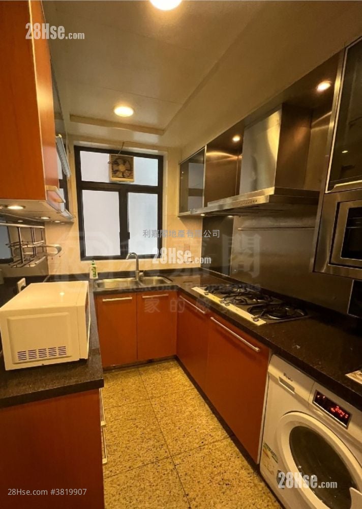 The Arch Sell 3 Bedrooms , 3 Bathrooms 867 ft²