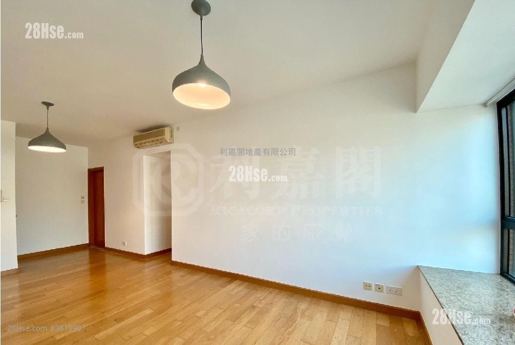 The Arch Sell 3 Bedrooms , 3 Bathrooms 867 ft²