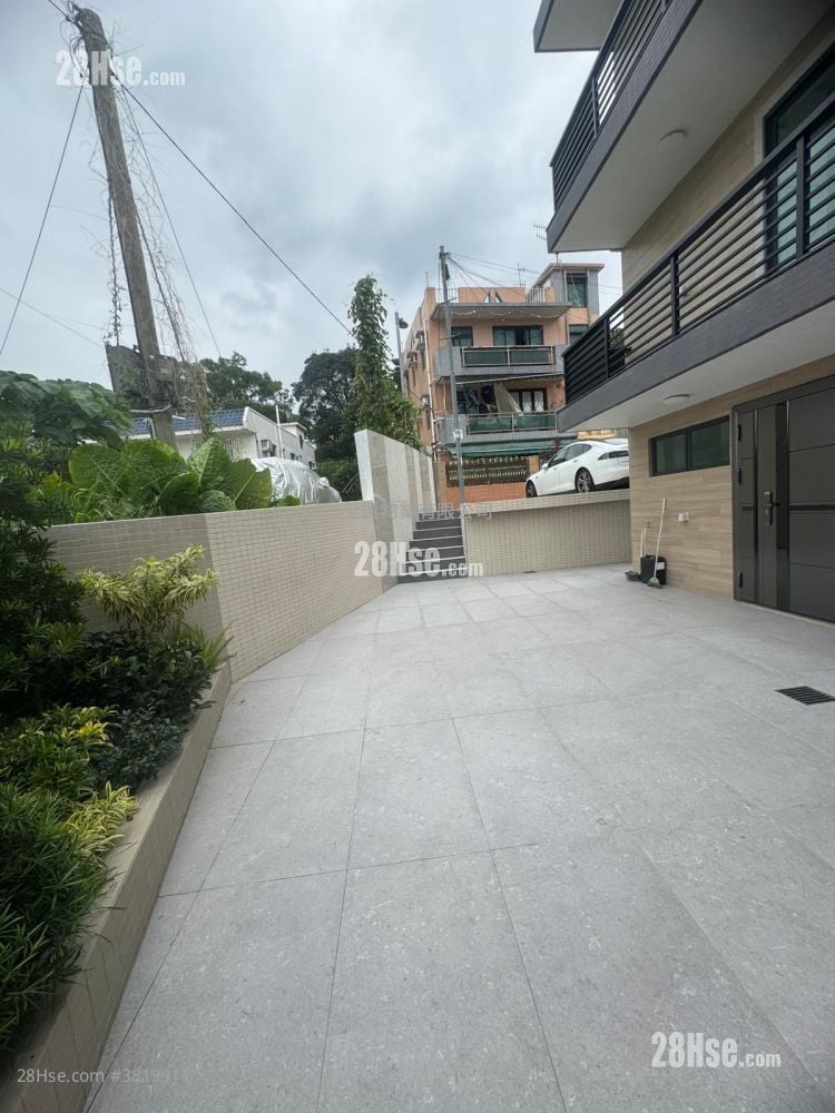 村屋 售盘 3 房 , 2 浴室 700 平方尺