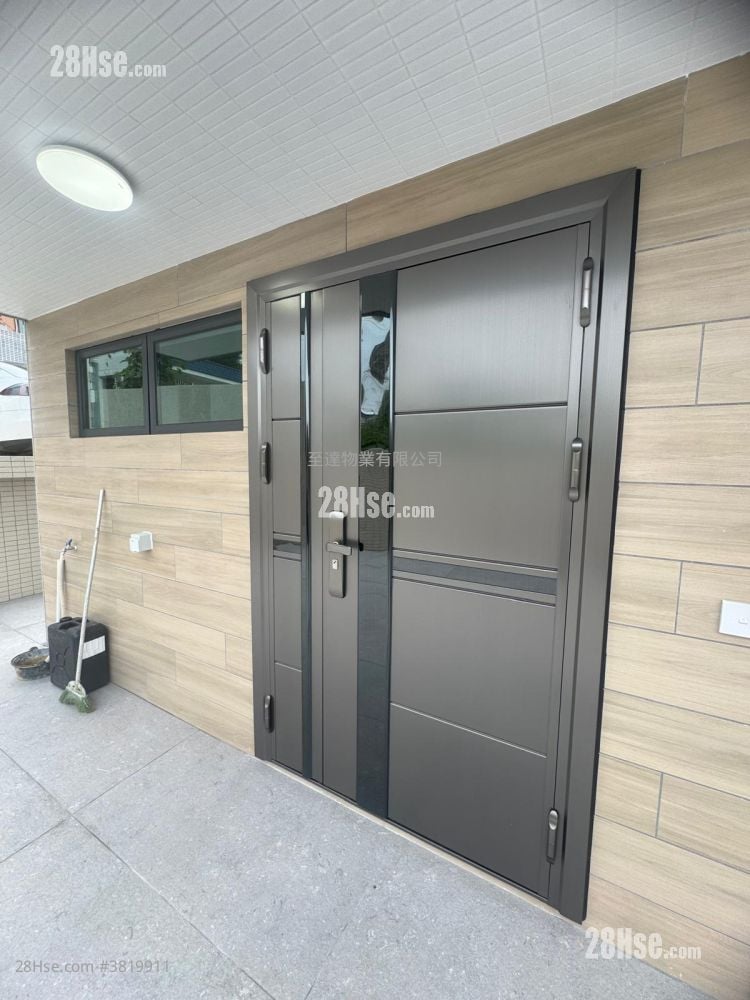 村屋 售盘 3 房 , 2 浴室 700 平方尺