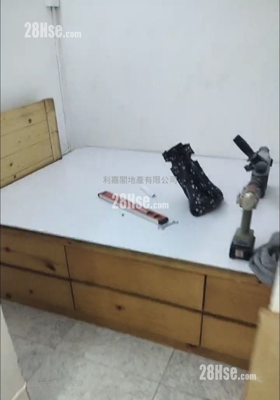 Hip Hang Mansion Rental 3 Bedrooms , 1 Bathroom 543 ft²