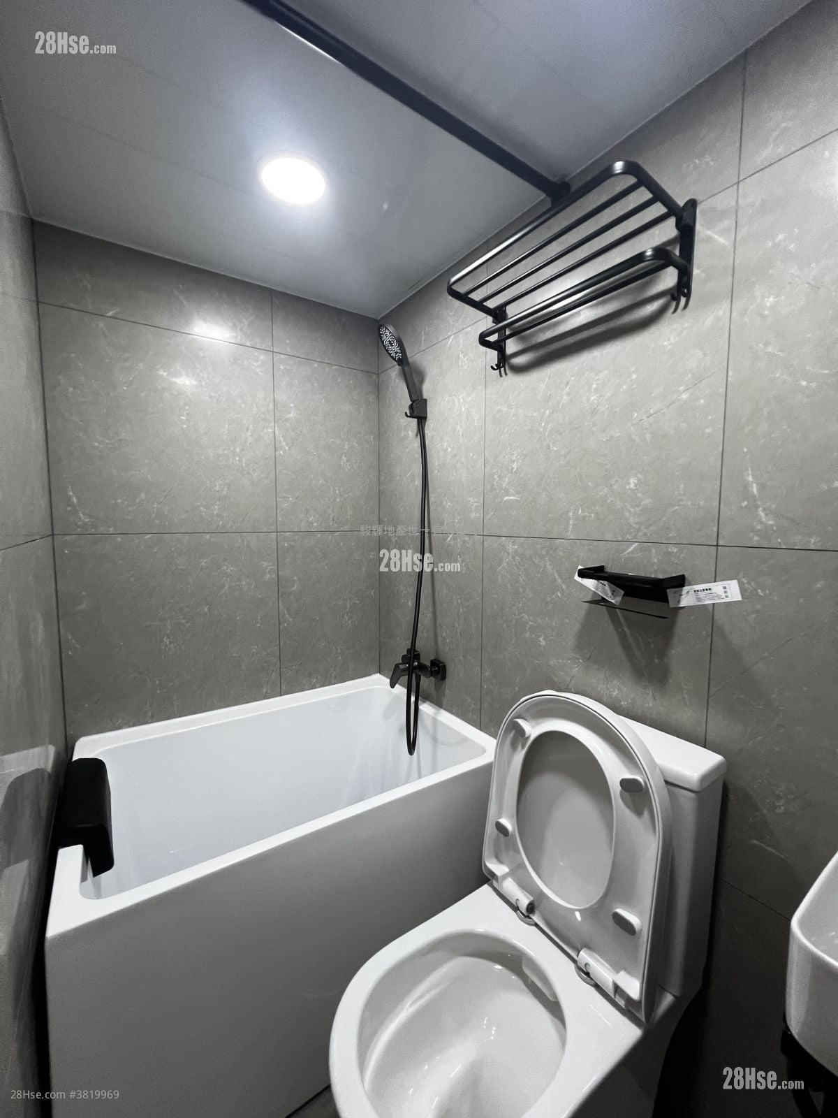 環海大廈 租盤 1 房 , 1 浴室 180 平方呎