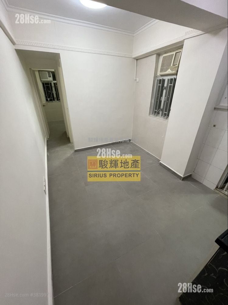 長興大廈 租盤 256 平方呎