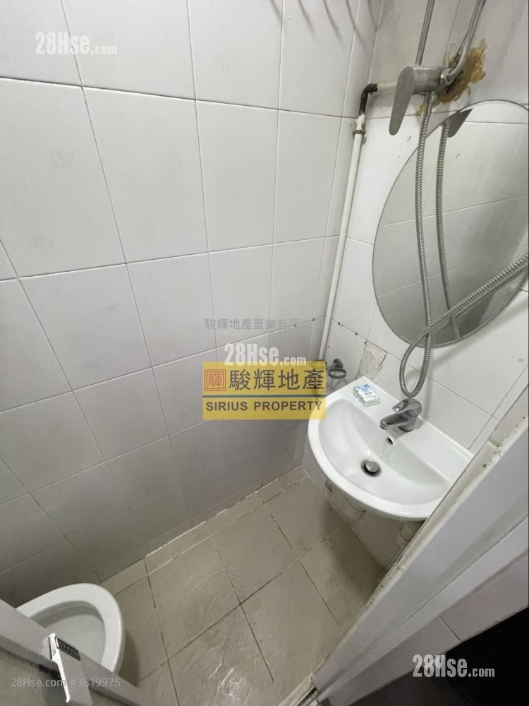 長興大廈 租盤 256 平方呎