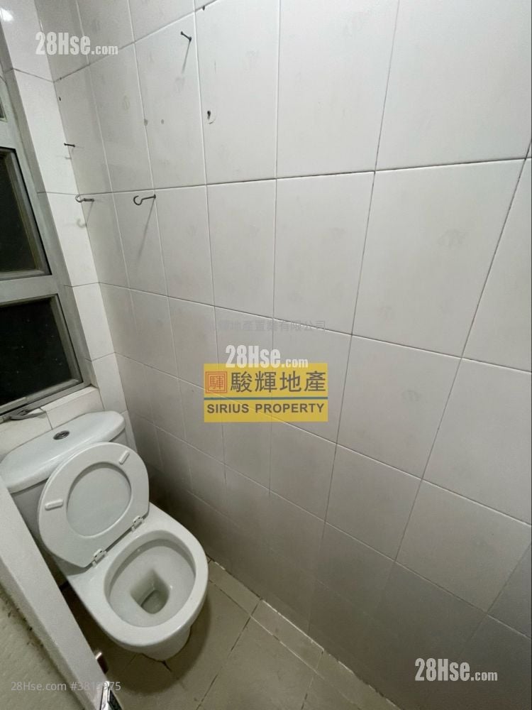 長興大廈 租盤 256 平方呎