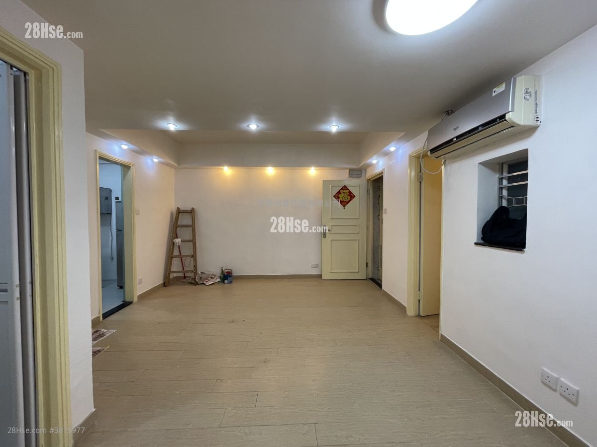 Fu Wah Court Sell 2 Bedrooms , 1 Bathroom 482 ft²