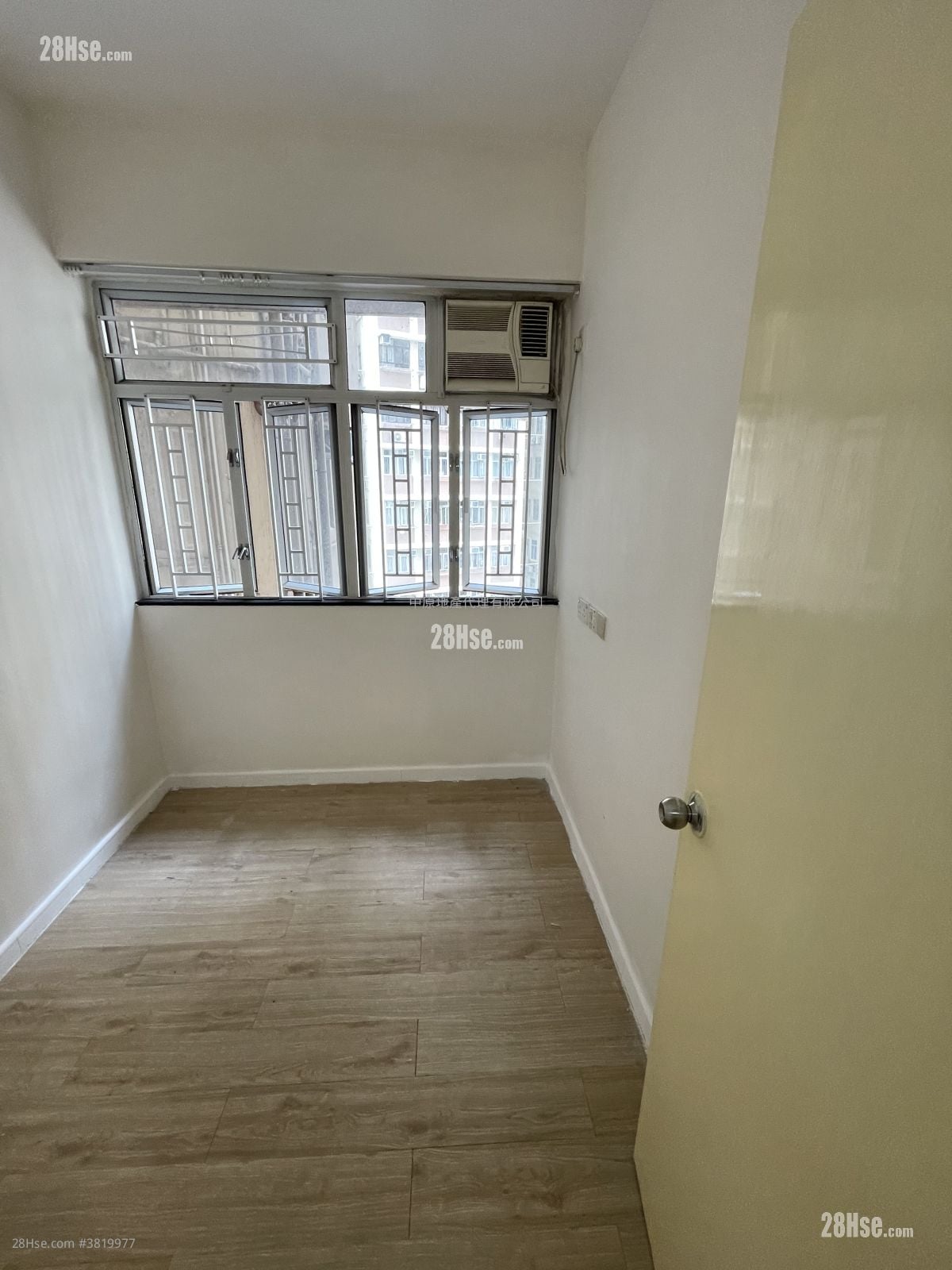 Fu Wah Court Sell 2 Bedrooms , 1 Bathroom 482 ft²