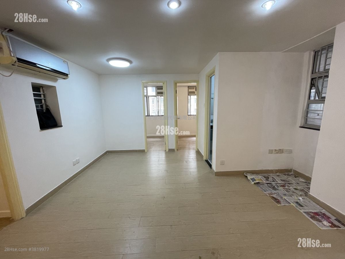 Fu Wah Court Sell 2 Bedrooms , 1 Bathroom 482 ft²