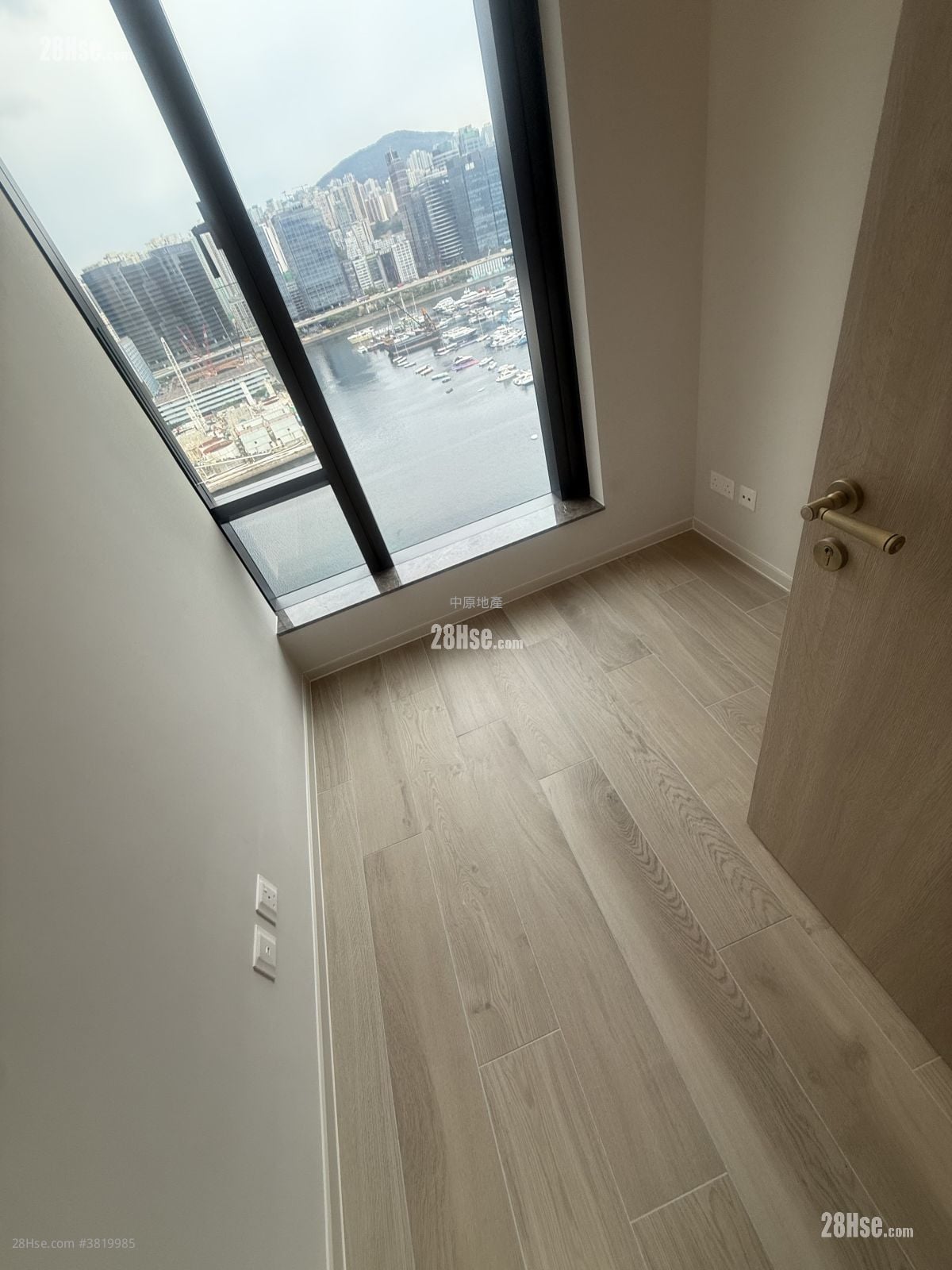 柏蔚森 租盤 3 房 , 2 浴室 560 平方呎