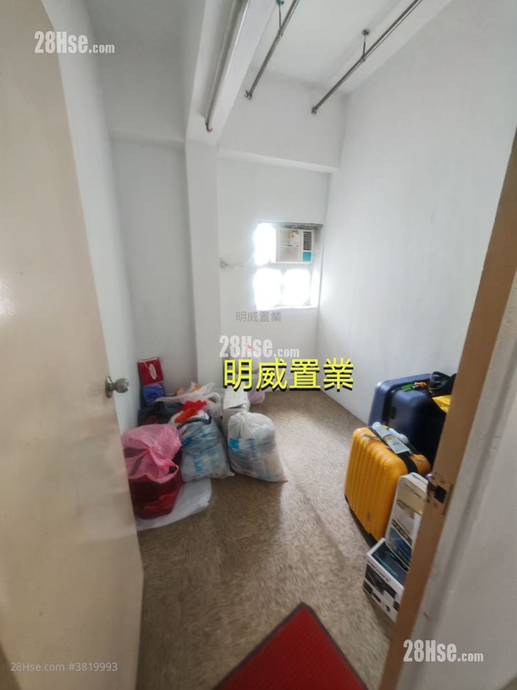 唐楼 售盘 3 房 638 平方尺