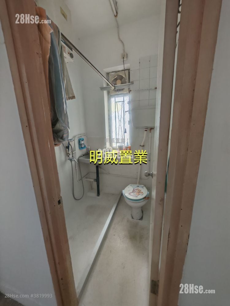 唐楼 售盘 3 房 638 平方尺